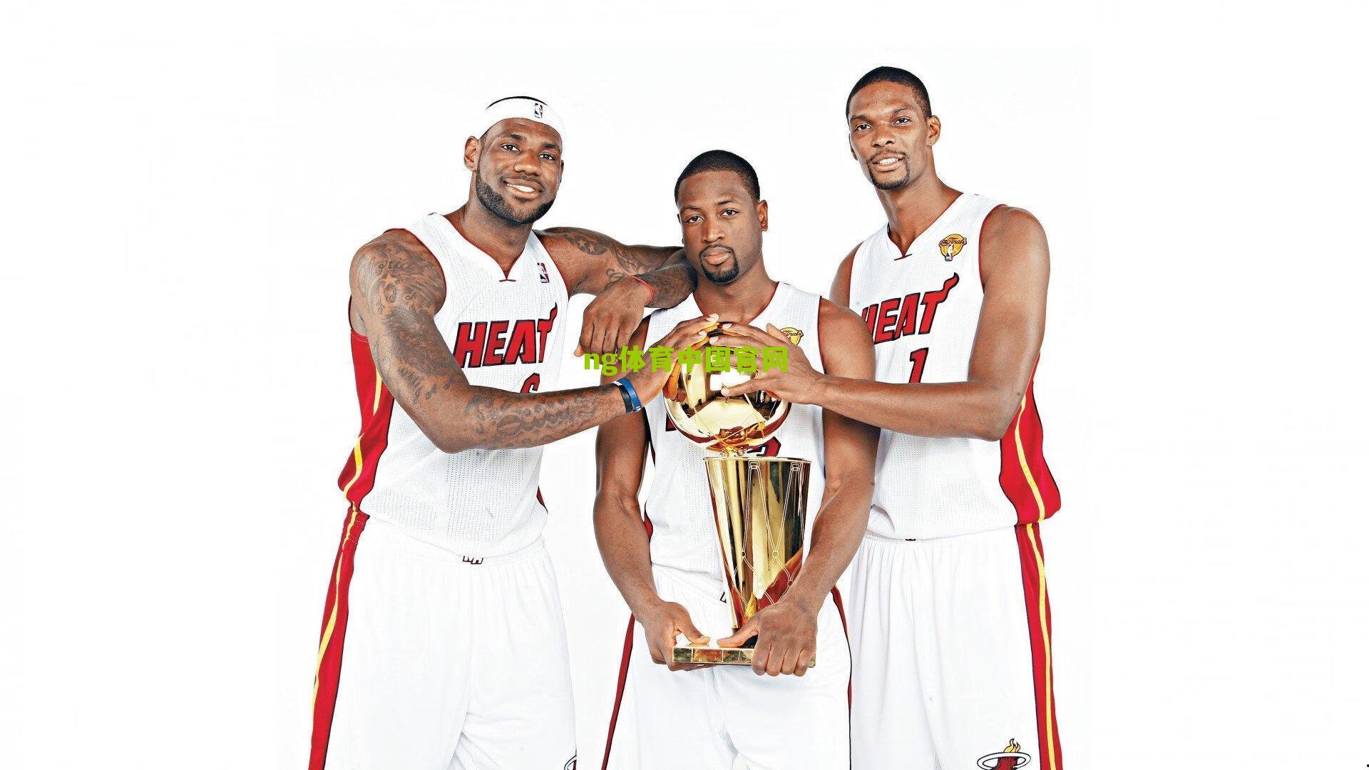 【ng体育平台】梅西亮相梅西杯开幕式，与青少年球员亲切互动点燃足球梦想