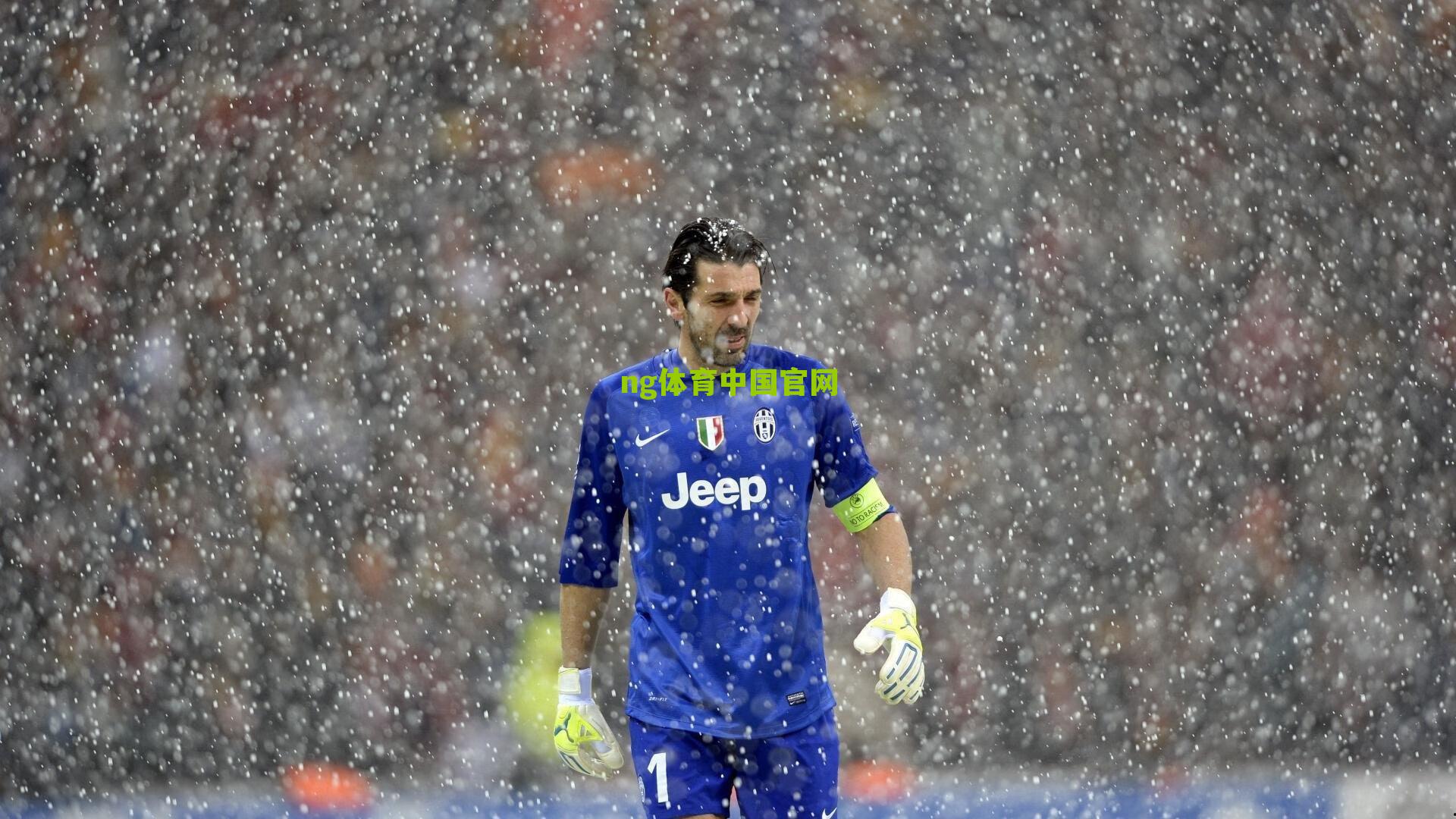 ng体育app_南非2-1力克安哥拉，非洲杯激战展现战术博弈与逆转激情